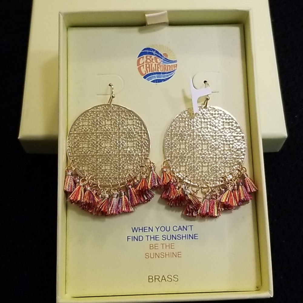 Golden earrings with colors New